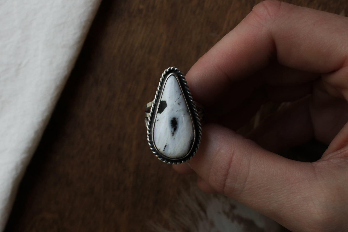 Classic White Buffalo Ring | Size 7
