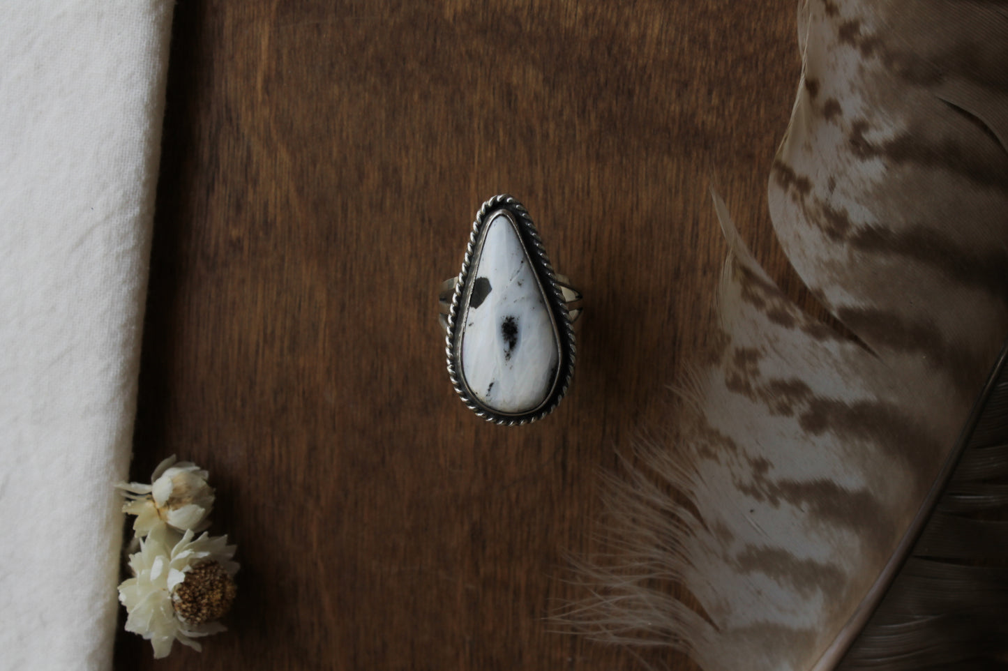 Classic White Buffalo Ring | Size 7