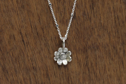 Daisy Necklace